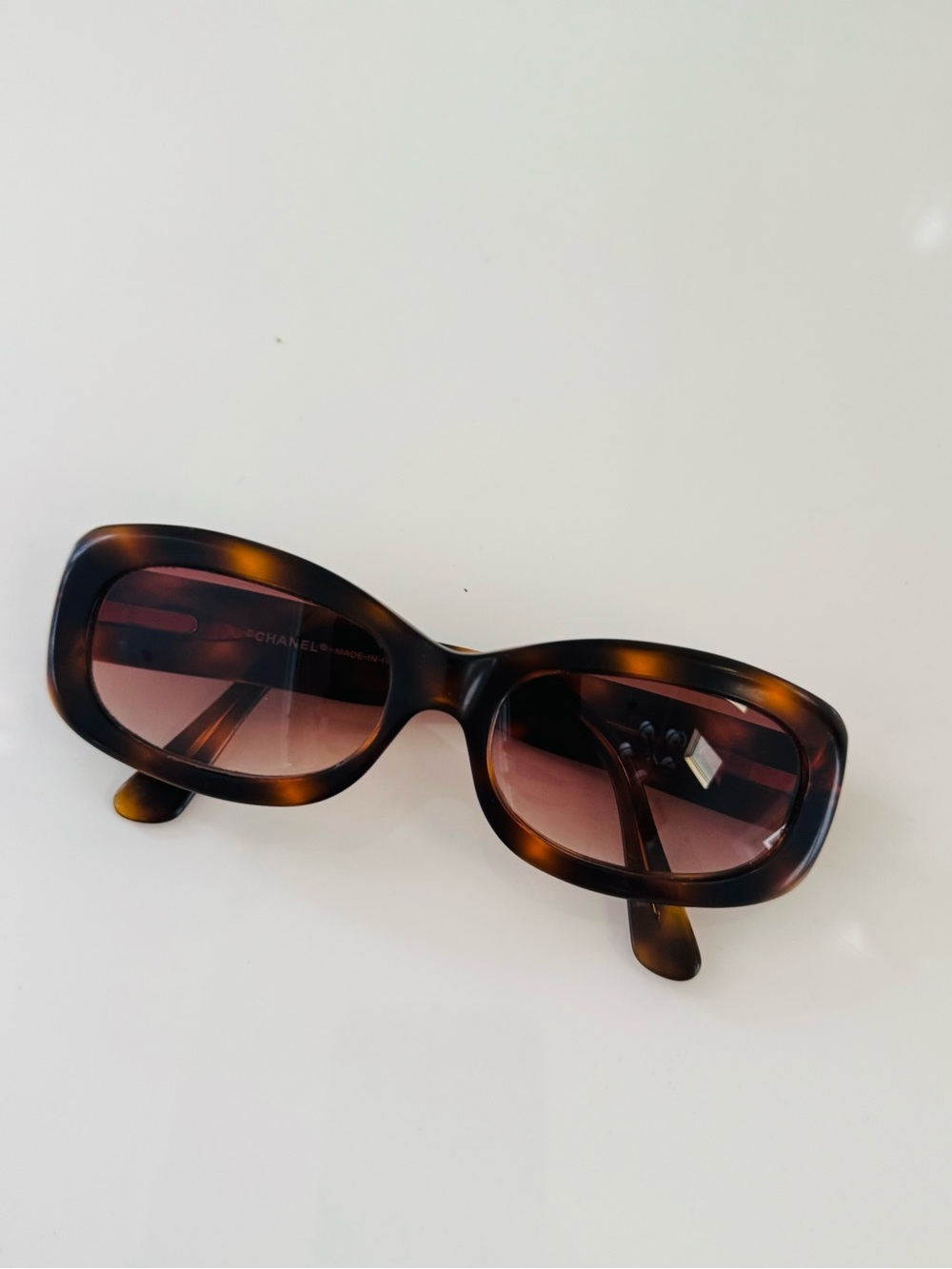 Vintage ✨ Authentic Chanel tortoise sunglasses - Picture 2 of 6